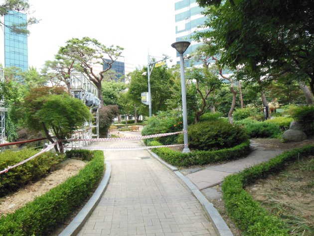 錦南路公園内の風景